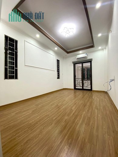 Chính chủ bán nhà giáp Bát- nhà thờ lngf tám 4 tầng chỉ 2 tỷ 8 .LH 0987136162