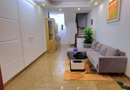 Chính chủ bán nhà giải Phóng-  4 tầng chỉ 2 tỷ 8 .LH 0987136162