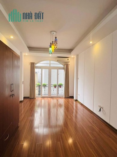 Chính chủ bán nhà giải Phóng-  4 tầng chỉ 2 tỷ 8 .LH 0987136162