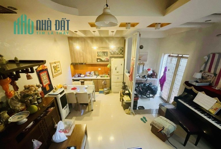 Bán nhà Tư Đình,Long Biên 4 tầng đẹp,35m2,oto đỗ cổng nhỉnh 3 tỷ