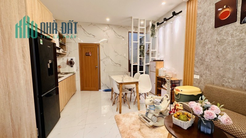 SẬP HẦM, Nhà mới đẹp Ông Ích Khiêm, nhỉnh 1 tỷ, sát Biển Nguyễn Tất Thành, FULL nộit thất