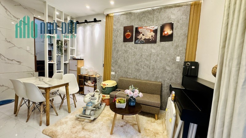 SẬP HẦM, Nhà mới đẹp Ông Ích Khiêm, nhỉnh 1 tỷ, sát Biển Nguyễn Tất Thành, FULL nộit thất