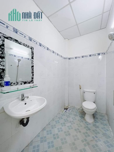 Hẻm 4m Ngang 4.5x16m 3 tấm có 80 triệu m
Đoàn Văn Bơ Q4 - căn hộ dịch vụ