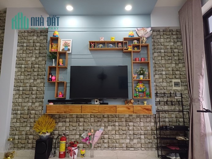Sở hữu nhà đẹp 4 tầng ở ngay TT Hải Châu ô tô đỗ cửa nhỉnh 4 tỷ DTSD hơn 200m2