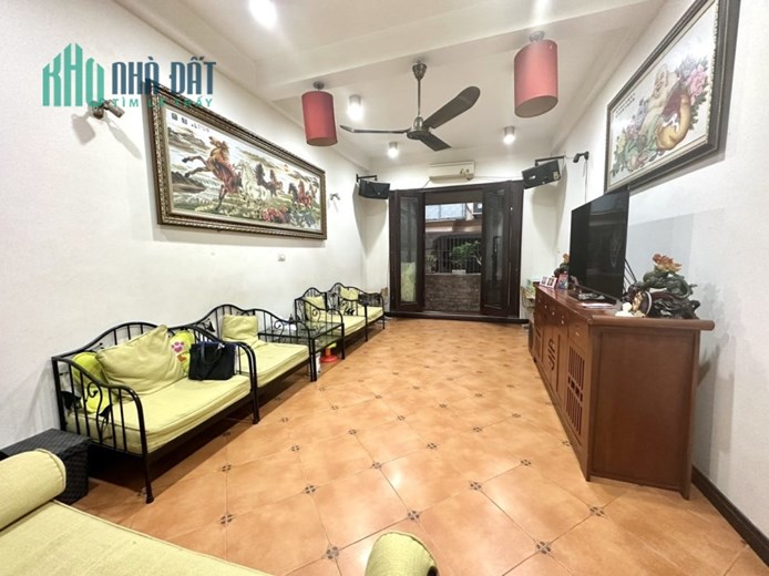 NGÕ THÔNG - NHÀ KTS XÂY CỰC ĐẸP - HAI THOÁNG - 30M RA PHỐ.  41/72T1,  5T, mt 3.7 m, 6.9 tỷ