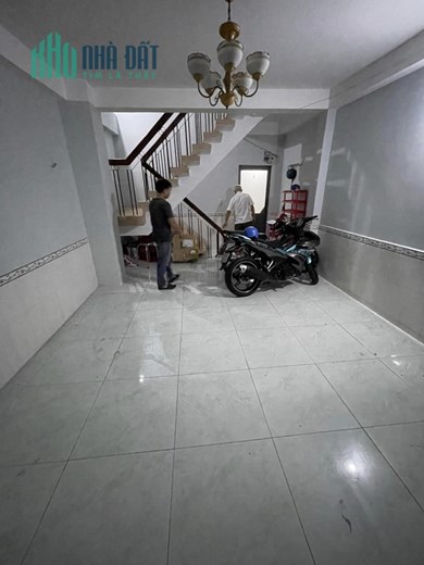 BÁN GẤP NHÀ 3 TẦNG MỚI ĐẸP, HXH ĐƯỜNG XVNT,  5PN GIÁ CHỈ 6 TỶ
