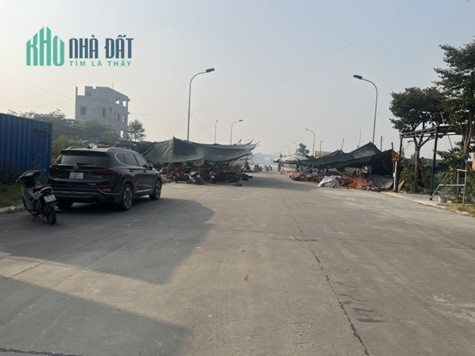 🌟🌟🌟GIÁ 2.2 tỷ Có Diện tích 90 m mặt tiền 5 m Đất chợ gỗ trung tâm nhất khu vực Ngay cạnh là UBND