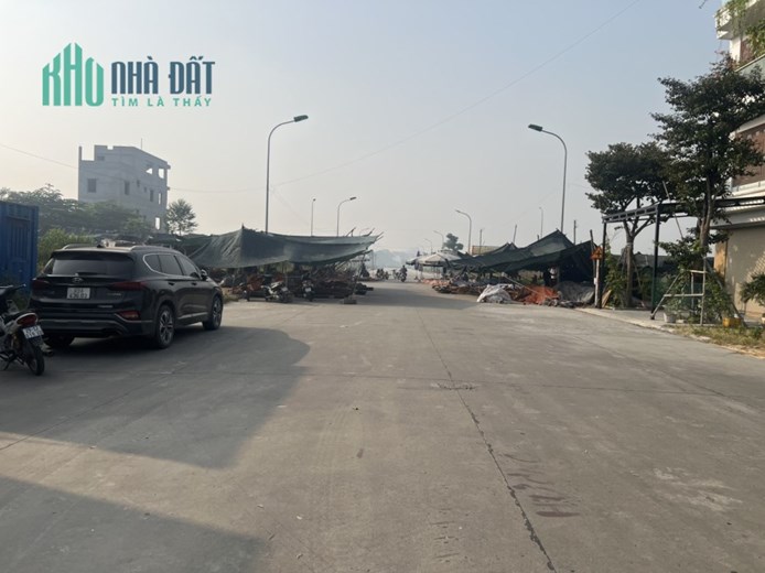 🌟🌟🌟GIÁ 2.2 tỷ Có Diện tích 90 m mặt tiền 5 m Đất chợ gỗ trung tâm nhất khu vực Ngay cạnh là UBND