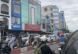 4.85 TỶ-SÁT MẶT TIỀN  NGUYỄN VĂN CỪ GIÁP QUẬN 1-4TẦNG BTCT, VỊ TRÍ ĐỈNH, KHU HIẾM NHÀ BÁN