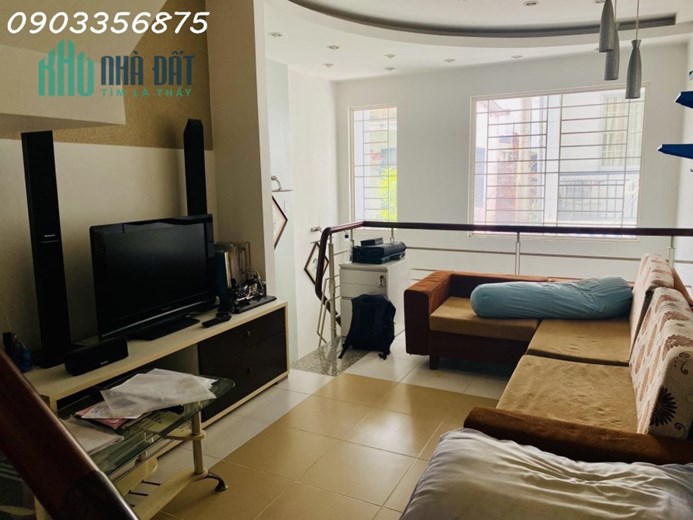 4.85 TỶ-SÁT MẶT TIỀN  NGUYỄN VĂN CỪ GIÁP QUẬN 1-4TẦNG BTCT, VỊ TRÍ ĐỈNH, KHU HIẾM NHÀ BÁN