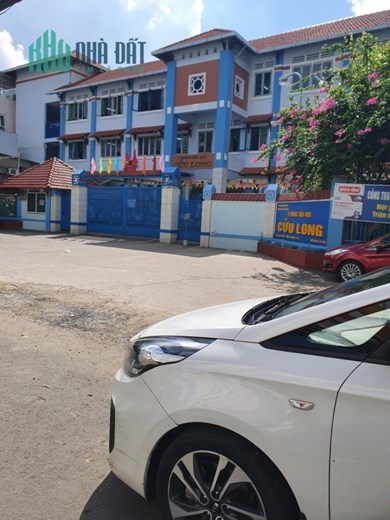 Bán nhà giáp quận 1, Ngô Tất Tố, 41m2, trệt 2 lầu, 3 mặt hẻm, xe hơi cách 10 bước