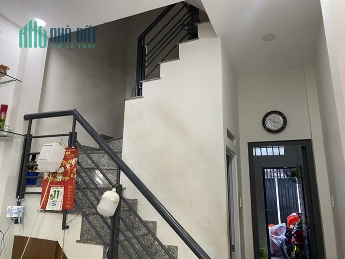 Bán nhà giáp quận 1, Ngô Tất Tố, 41m2, trệt 2 lầu, 3 mặt hẻm, xe hơi cách 10 bước