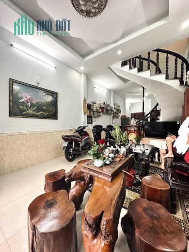 bán nhà hẻm 135 nguyễn hữu cảnh, xe hơi 7 chỗ vi vu, 60m2, giáp ranh Q.1, quá rẻ
