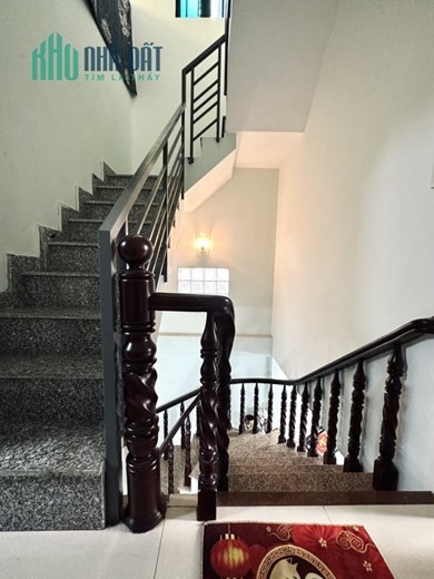 bán nhà hẻm 135 nguyễn hữu cảnh, xe hơi 7 chỗ vi vu, 60m2, giáp ranh Q.1, quá rẻ