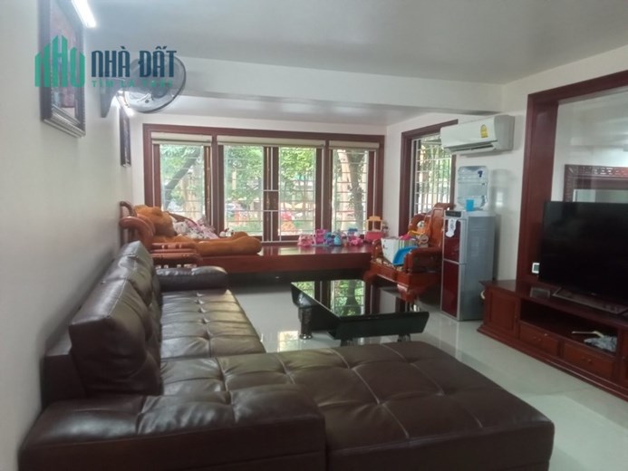 Bán Liền kề NGUYỄN HOÀNG, Lô góc, 120m, MT 15x8m, KD sầm uất