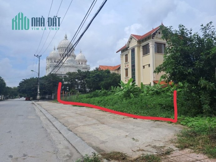 Chính chủ cần bán lô đất biệt thự Vip - 3 mặt tiền - 680m2 tại sân quảng trường TP.Ninh Bình