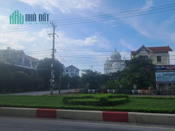 Chính chủ cần bán lô đất biệt thự Vip - 3 mặt tiền - 680m2 tại sân quảng trường TP.Ninh Bình