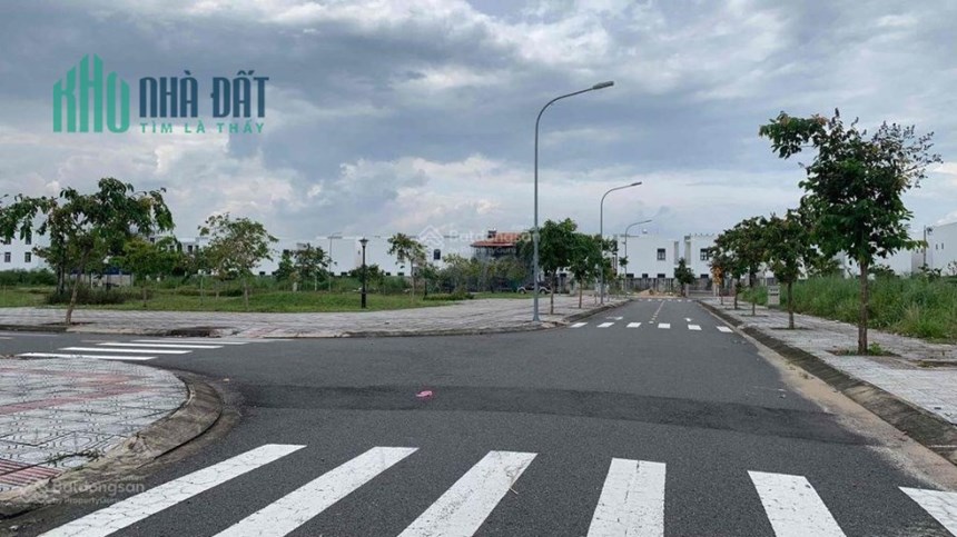 CUỐI NĂM CẦN BÁN GẤP ĐẤT HẠ GIÁ MẶT TIỀN ĐẸP GIẢM 30 % SO VỚI GIÁ GỐC...