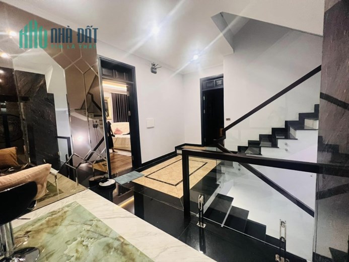 Nhà đẹp Phố Vọng, Đồng Tâm, ở thoáng oto tránh, 128m2x 4t, mặt tiền: 10m, 30 tỷ