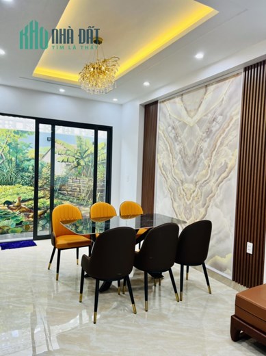 Bán nhanh căn nhà 4 tầng Nguyễn Văn Linh ô tô đỗ tận cửa chỉ việc xách vali về ở
