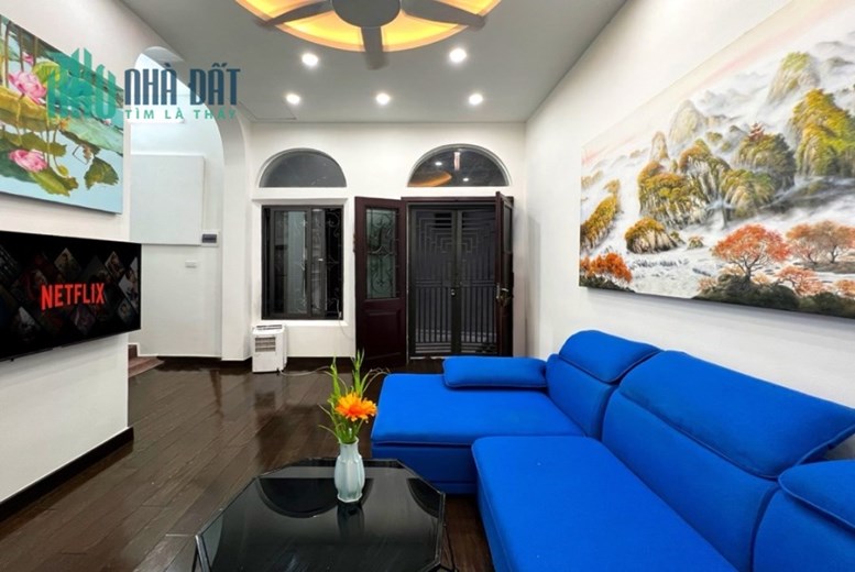 NHÀ ĐẸP - GẦN PHỐ - TRƯỚC NHÀ RỘNG 2.5M - MẶT TIỀN ĐẸP,
,NHÀ KHÂM THIÊN 33m. 3 tầng. MT 4,2m. bán 3