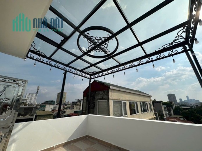 Bán nhà Thụy Khuê, Tây Hồ. 40mx7; MT 4.1m Thang máy; giá 8 tỷ 9