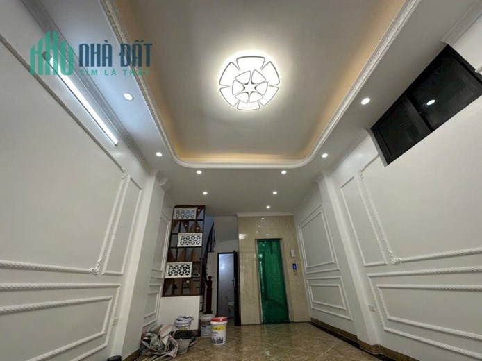 Bán nhà Thụy Khuê, Tây Hồ. 40mx7; MT 4.1m Thang máy; giá 8 tỷ 9