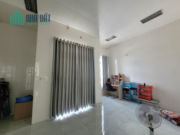 NHÀ 3 TẦNG 4PN 4WC HXH ĐƯỜNG 8 LINH XUÂN - DT 6x12=72M2 HOÀN CÔNG ĐỦ (giá 4.7 TỶ TL).