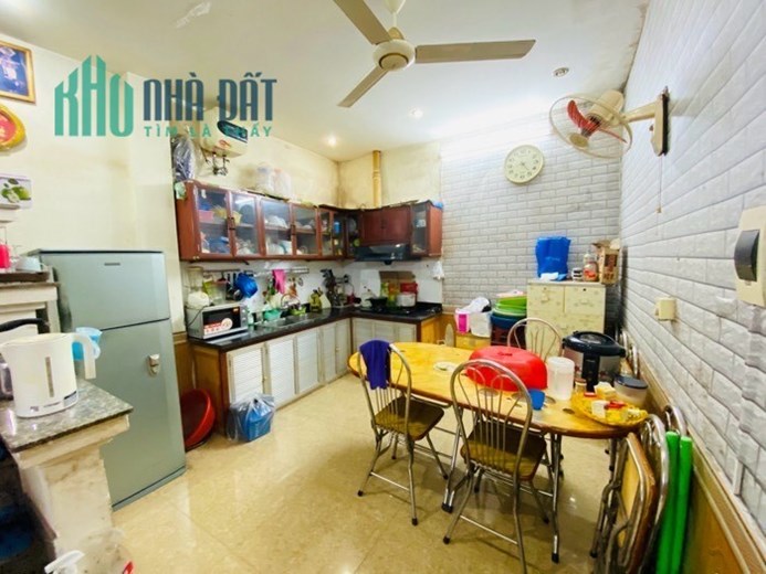 Bán nhà đường Láng 42m x 4 T  MT 4m giá 6,4 tỷ