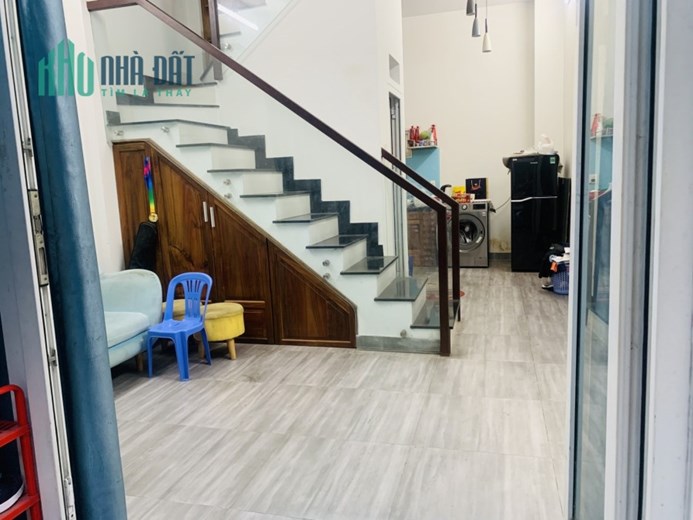 PHẠM VĂN ĐỒNG - 3 TẦNG BTCT KIÊN CỐ - NHÀ ĐẸP Ở NGAY - CHỈ 3 TỶ NHỈNH.