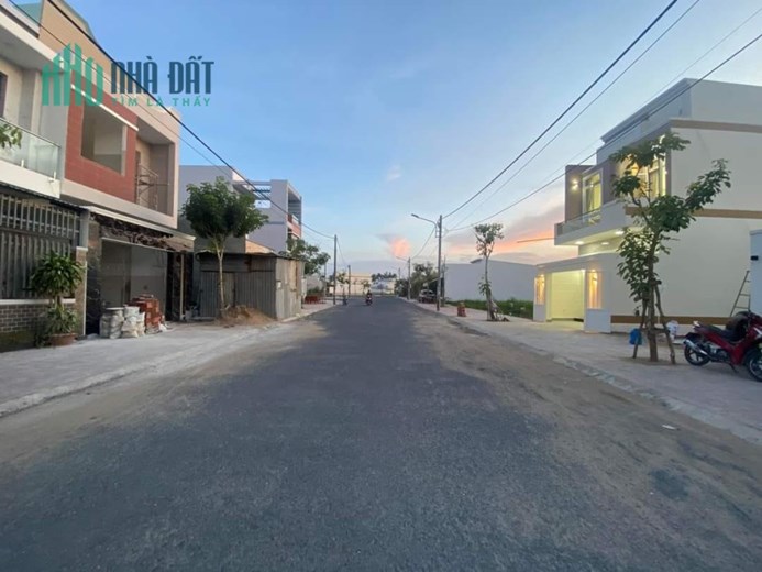 Cần Bán NHà 1 TRệt 1 Lầu PHường TRường AN TPVL