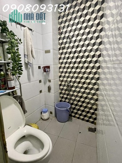 Chính Chủ Bán Nhà Huỳnh Văn Bánh 50m2 , 2 Tầng BTCT , 2Pn , cách hẻm xe hơi 15m giá 4 tỷ 650