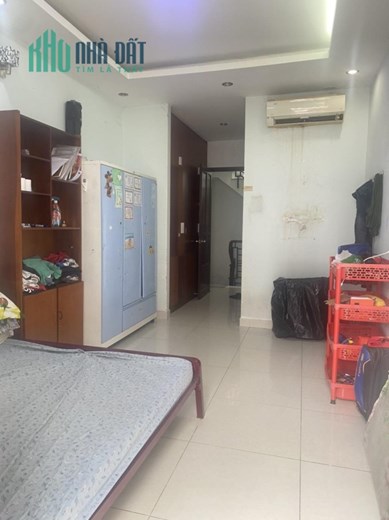 BÁN GẤP căn nhà HXH đỗ cửa CMT8 Q10, cách mặt tiền đường 50m giá chỉ 8.2tỷ