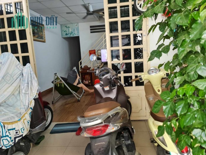 BÁN NHÀ D13 - LINH XUÂN - 63M2 -3PN - NHÀ NHƯ MỚI CHỈ 3TY3