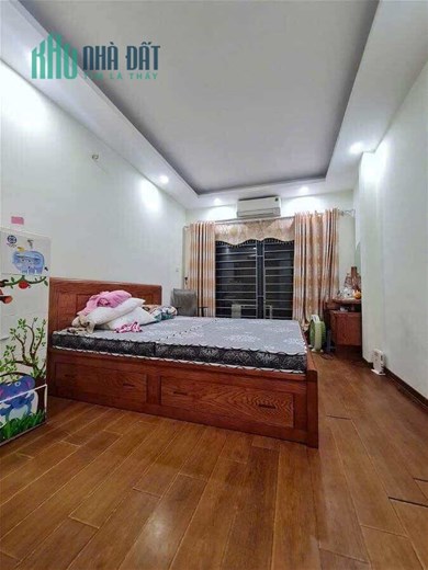 BÁN NHÀ MỚI TINH XUÂN LA , GÂN CHỢ ,100M RA HỒ TÂY , GIÁ 5.6 TỶ