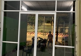 Bên Em Chuyên Thi Công,Thiết Kế Và Sữa Chữa Vách Ngăn,Tủ Bếp,Cửa,Kính Cường Lực,Kính Cầu Thang...