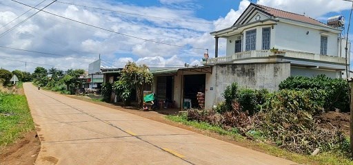 Cần xả lỗ lô đất 2 mặt tiền đường qlộ 29 tại ea drông tx buôn hồ, Đăk Lăk. Gần Phú Xuân. Đi từ thị