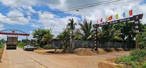 Cần xả lỗ lô đất 2 mặt tiền đường qlộ 29 tại ea drông tx buôn hồ, Đăk Lăk. Gần Phú Xuân. Đi từ thị