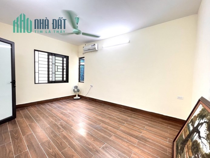 Cực hiếm. Bán nhà đường Khương Trung, Thanh Xuân. 26m2 x 4 Tầng. MT 5m. 3 Ngủ. SĐCC. 2 Tỷ 6.