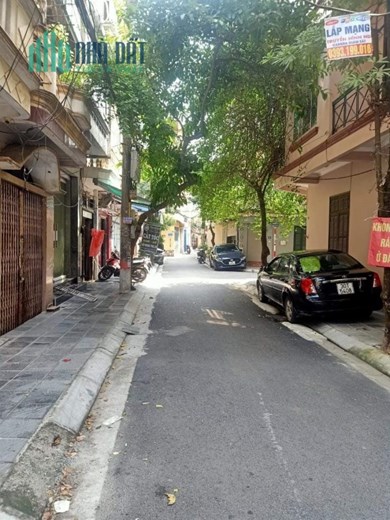 Bán Nhà Hoàng Mai, Phố Trần Điền 10.6 tỷ, 42m2, Ô tô Đỗ Ngày Đêm, Vỉa Hè, 2 Thoáng, Gần Hồ.