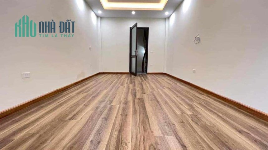 BÁN NHÀ MỚI TINH XUÂN LA , GÂN CHỢ ,100M RA HỒ TÂY , GIÁ 5.6 TỶ