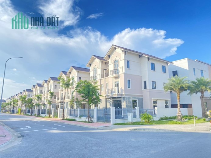 Biệt thự 135m2 xây 3 tầng hoàn thiện - Nơi hòa mình vào không gian xanh tự nhiên. Sổ hồng riêng