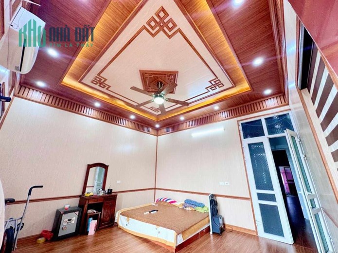 Siêu Hiếm Nhà 3 Tầng-Lô Góc-Gara Ô Tô-View Công Viên-Nguyên Khê-Đông Anh-DT 110m²-MT 5m-Nhỉnh 5 tỷ