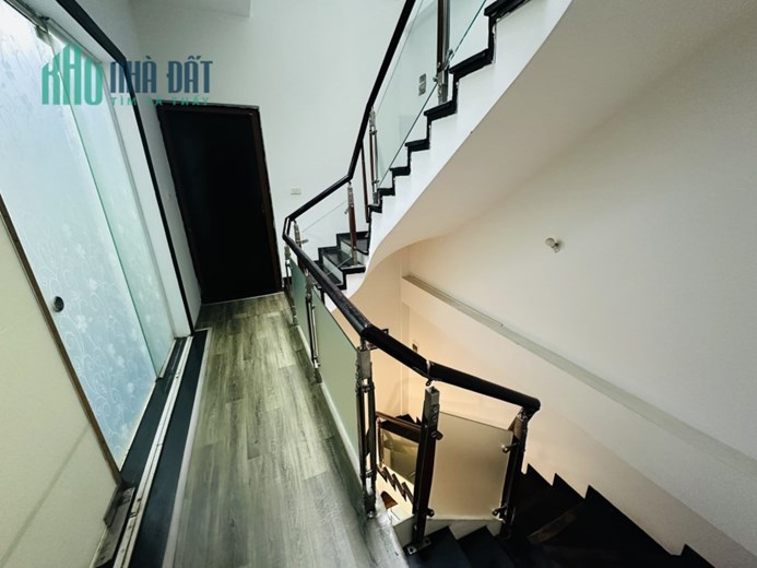 Bán căn liền kề Mỹ Đình 98m2 5 tầng trục chính kinh doanh