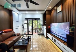Bán tòa 8 tầng thang máy mặt phố Tân Ấp, Ba Đình, cho thuê 50tr/tháng, 80m, 22.5 tỷ.