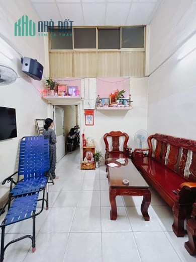 Mặt tiền kinh doanh Xóm Chiếu Q4 Ngang 3.6 x 30 m có hơn 100 triệu. m