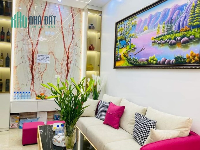 Bán Nhà Bạch Mai 3.86 tỷ, 31m2, Mặt Chợ, 20M Ra Ngõ Oto Tránh