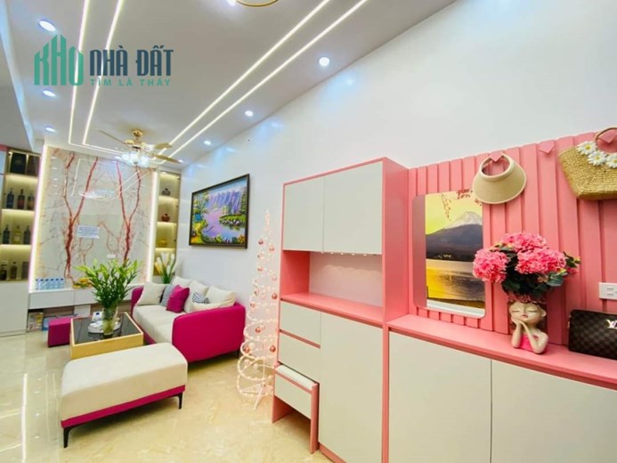 Bán Nhà Bạch Mai 3.86 tỷ, 31m2, Mặt Chợ, 20M Ra Ngõ Oto Tránh