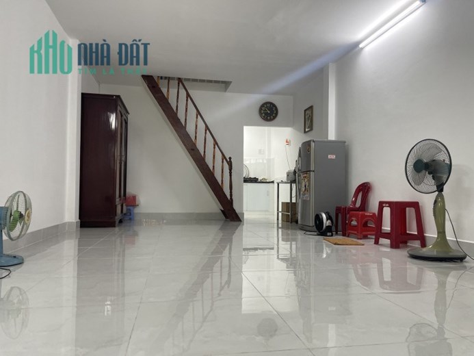 226 NGUYỄN VĂN LƯỢNG 56M2. GIÁ CHỈ 3 TỶ 8, NGANG 4M. HẺM 3 GÁC CHẠY TỚI NHÀ.