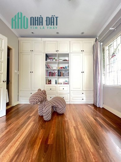 Bán nhà Âu Cơ - bên Tây Hồ - TTTM Lotte - ngõ nông ô tô vào - 52m2 x 6 tầng - 8 ngủ - ở luôn